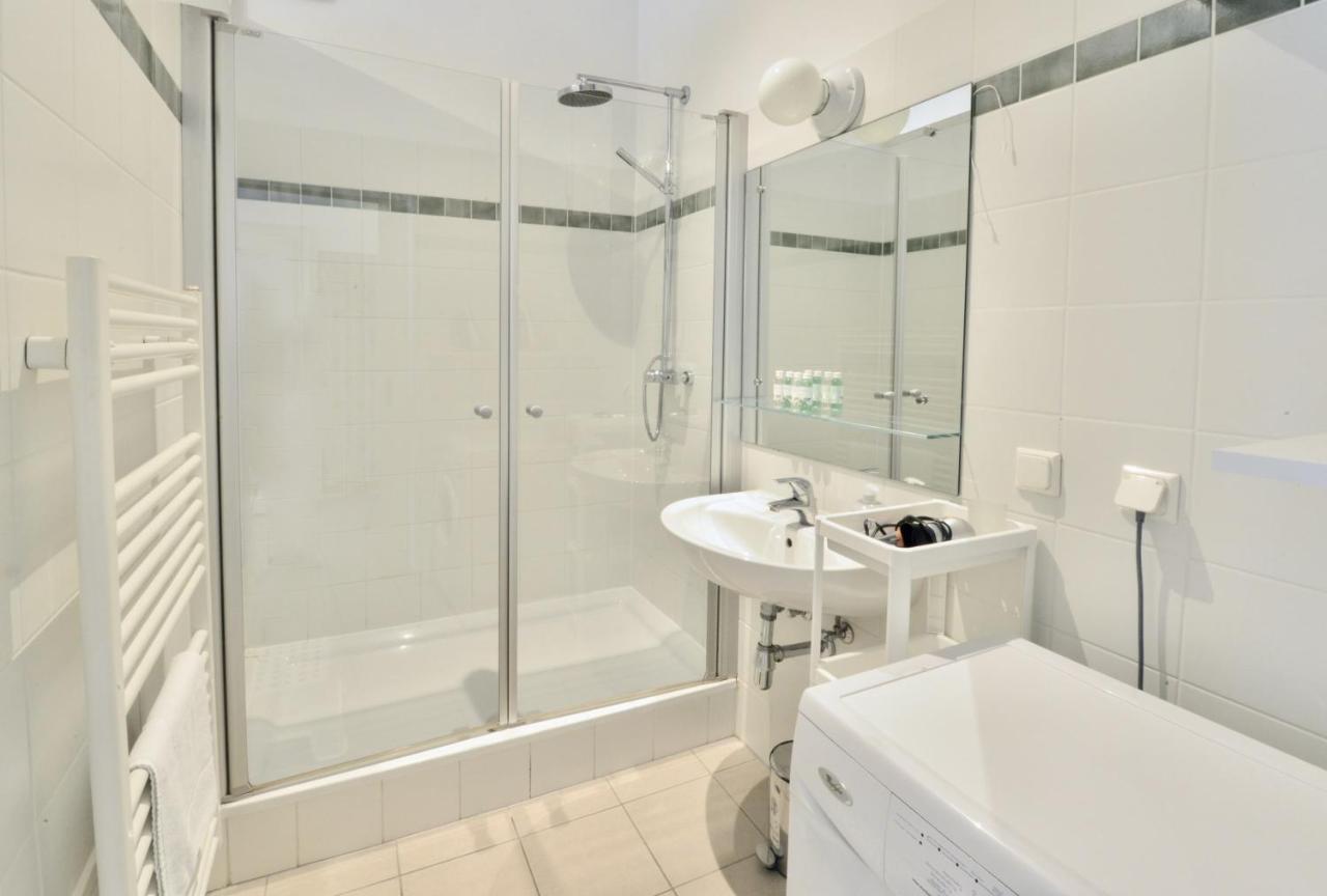 Beautiful Flat Next To Karlskirche Viena Exterior foto