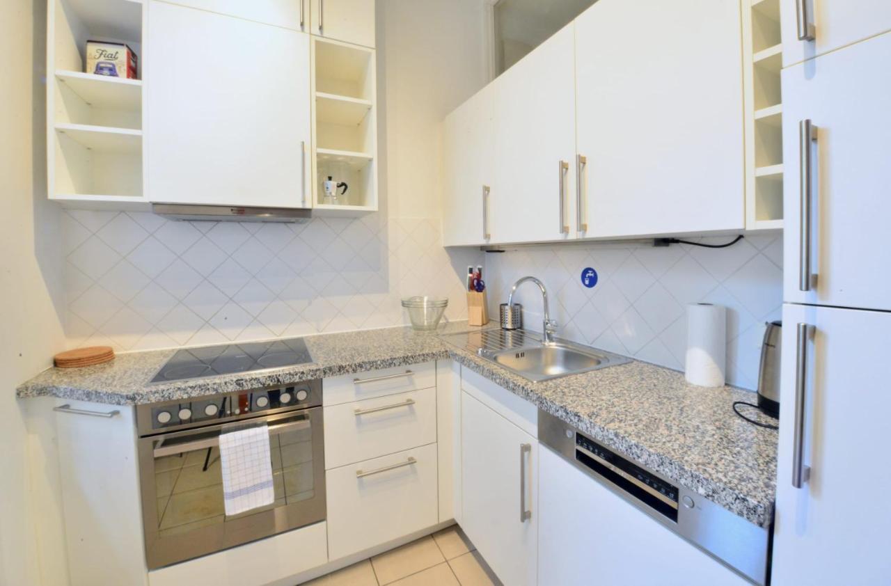 Beautiful Flat Next To Karlskirche Viena Exterior foto