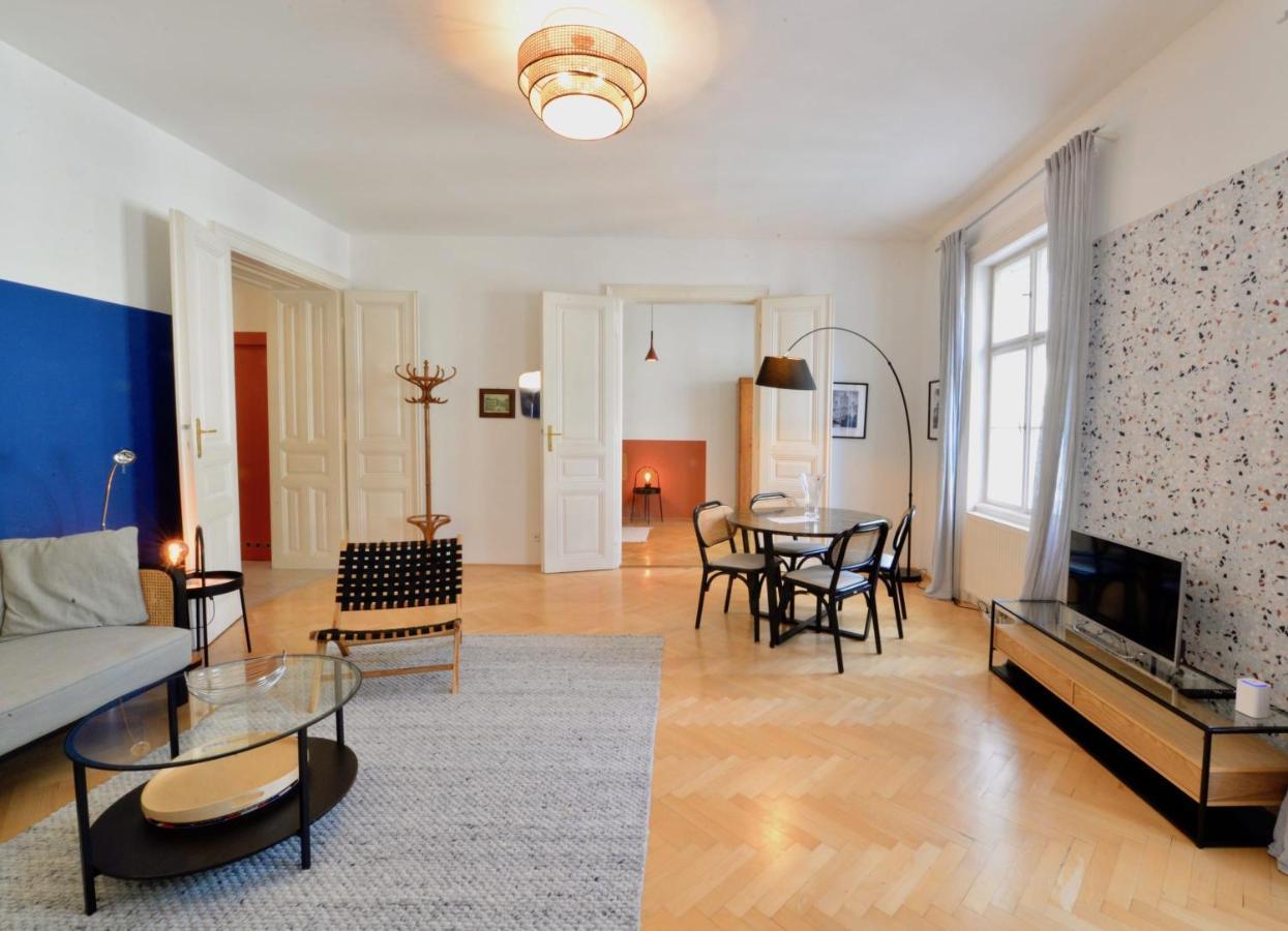 Beautiful Flat Next To Karlskirche Viena Exterior foto