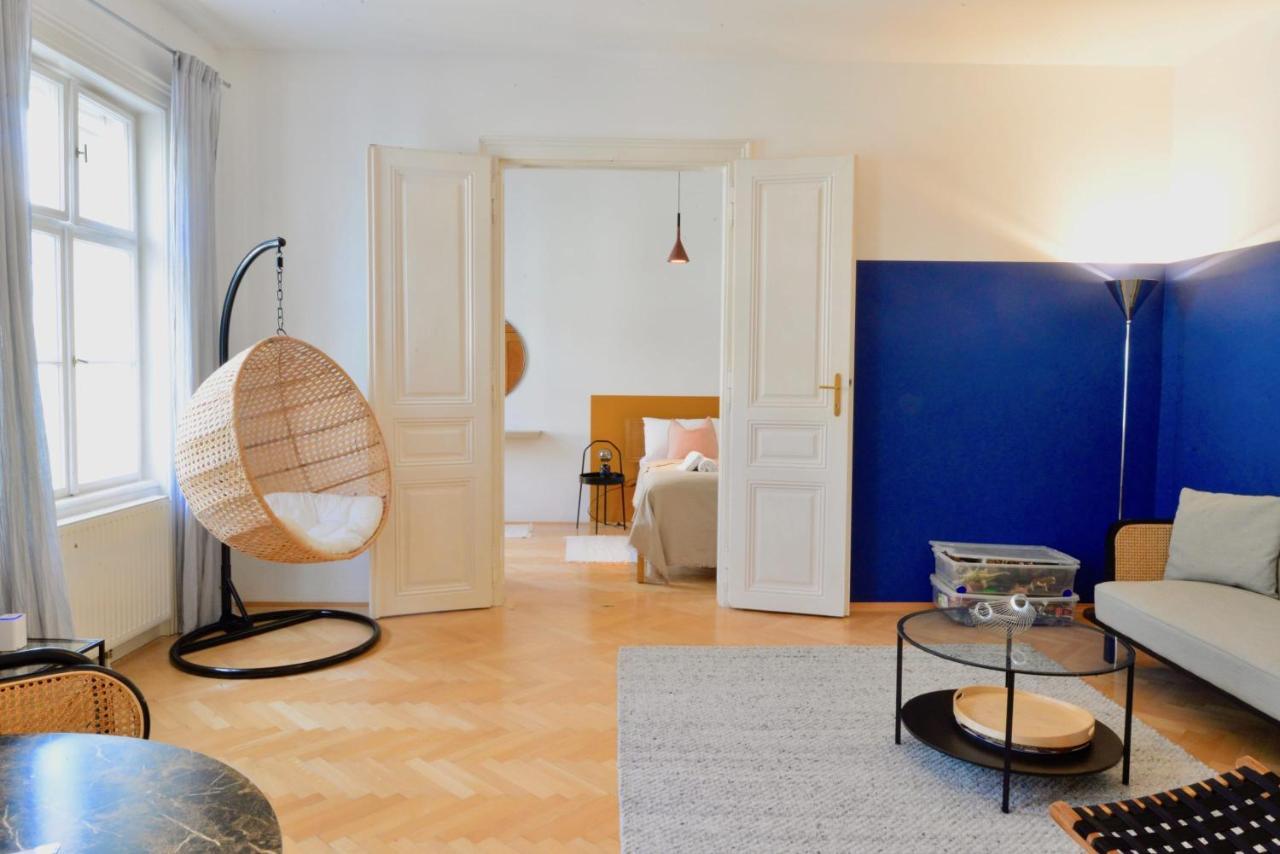 Beautiful Flat Next To Karlskirche Viena Exterior foto